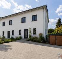 Moderne DHH in Geisenfeld - 1.450,00&nbsp;EUR Kaltmiete, ca.&nbsp; 116,00&nbsp;m&sup2;&nbsp;Wohnfl&auml;che in Geisenfeld (PLZ: 85290) Zell
