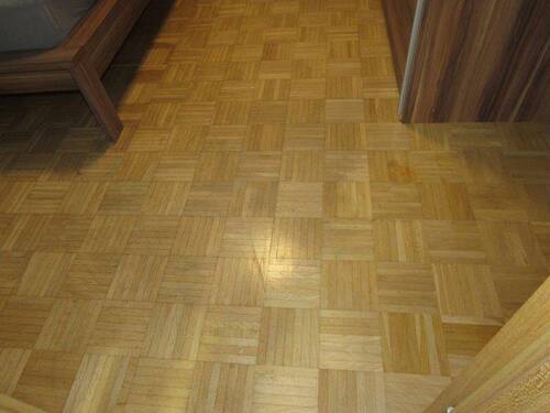 Schlafräume sind mit Parkett ausgelegt - 2 Zimmer Etagenwohnung in Schweinfurt