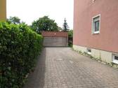 Zufahrt zur Garage mit Doppelparker - 