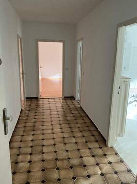 Flur.jpeg - 3 Zimmer Etagenwohnung in Wiesbaden