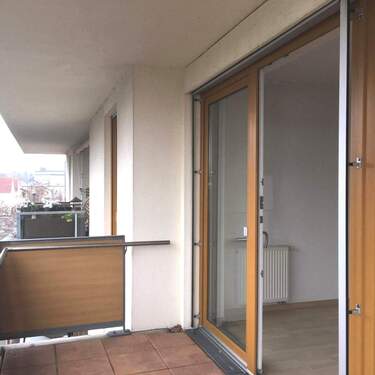 Balkon-Wohnbereich- - 