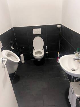 Männer WC - Büro mit 36,00 m&sup2; in Hamburg zur Miete