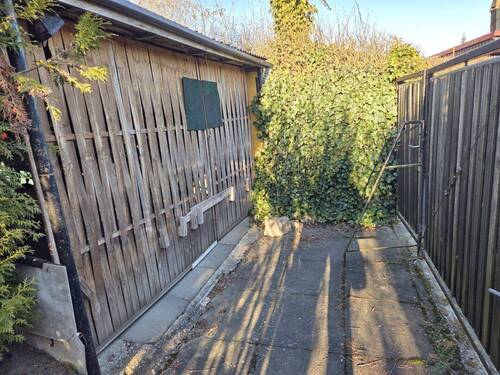 Garage - 