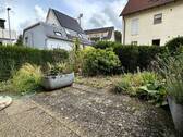 Terrasse mit kleinem Garten - 