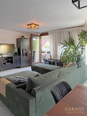 Wohnzimmer - 4 Zimmer Etagenwohnung in Waiblingen