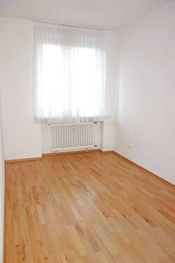 Zimmer 3 - 