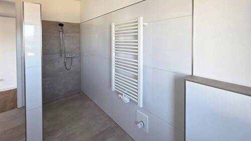 MT44 Bad Bild 2 - Etagenwohnung mit 90,30 m&sup2; in Twistringen zur Miete