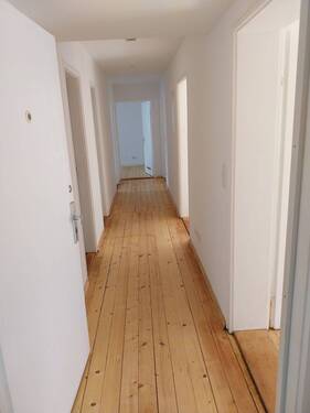 Flur - 4 Zimmer Etagenwohnung zur Miete in Nürnberg