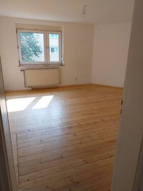 Zimmer 1 - 4 Zimmer Etagenwohnung in Nürnberg
