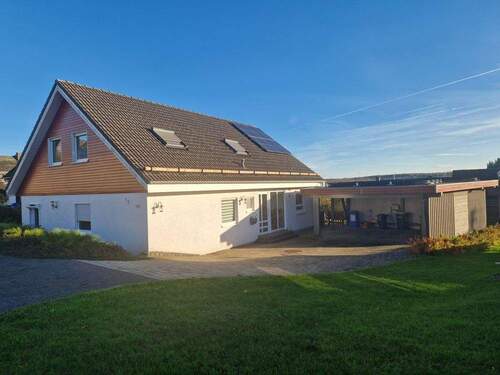 Vorderansicht - 7 Zimmer Einfamilienhaus zum Kaufen in Nauroth