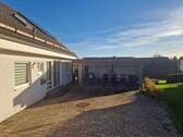 Einfahrt und Carport - 