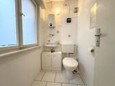 Tageslicht-WC - Büro in Wiesbaden zur Miete