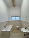 Badezimmer - 4 Zimmer Etagenwohnung zur Miete in Höchstadt an der Aisch / Nackendorf