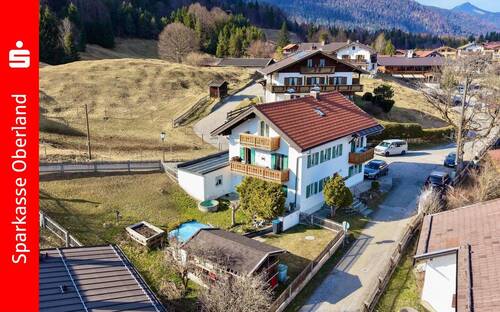 Hausansicht - 3-Parteienhaus oder Eigenheim mit Vermietungsmöglichkeit