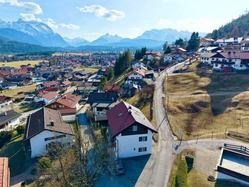 Hausansicht - 8 Zimmer Mehrfamilienhaus, Wohnhaus zum Kaufen in Wallgau