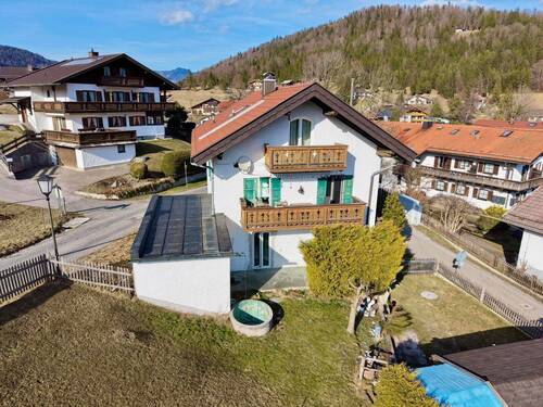 Hausansicht - 8 Zimmer Mehrfamilienhaus, Wohnhaus in Wallgau