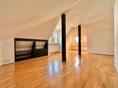 Wohn- und Esszimmer im Dachgeschoss - 