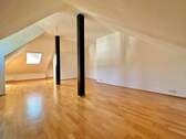 Wohn- und Esszimmer im Dachgeschoss - 