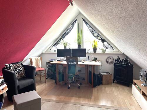 Zimmer im Dachgeschoss - 
