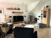 Wohnzimmer mit Kamin - 5 Zimmer Einfamilienhaus in Schwentinental