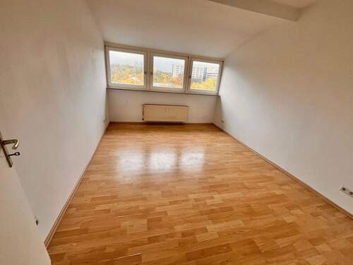 heller Wohnraum 1.JPG - **** schicke 2 Zimmer – Wohnung im 4. OG . ****