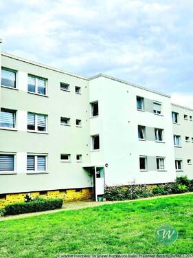 Blick zum Eingangsbereich - 3 Zimmer Etagenwohnung in Wolfsburg