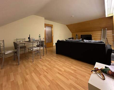 Wohnzimmer - 3 Zimmer Etagenwohnung zur Miete in Eislingen/Fils