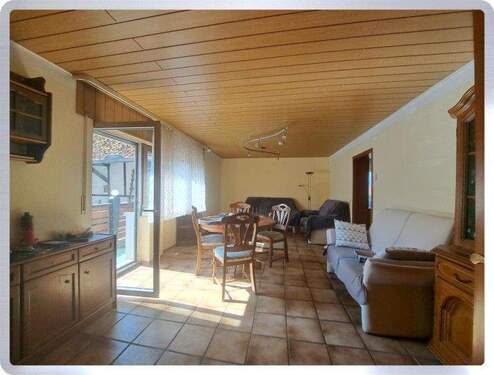 Wohnen - 1 Zimmer Mehrfamilienhaus, Wohnhaus in Ronneburg