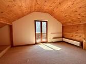 Zimmer im Dachgeschoss - 