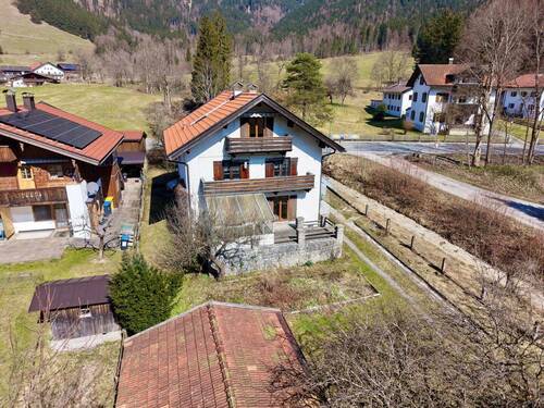 Hausansicht - 8 Zimmer Mehrfamilienhaus, Wohnhaus zum Kaufen in Ettal