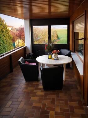 Überdachter Balkon im EG - 