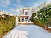 Titelbild - Bezugsfreies Reihenendhaus in Marienfelde - Südgarten, Terrasse & zwei Balkone
