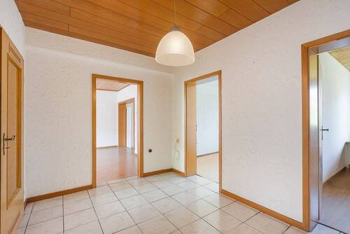 Flur - Etagenwohnung mit 81,00 m&sup2; in Essen zum Kaufen