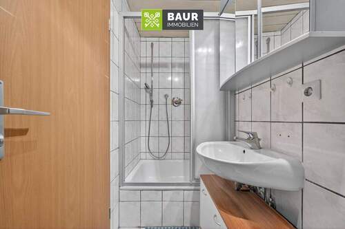 Bad DG Wohnung links - 