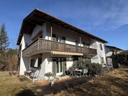 Hausansicht mit Garten - 7 Zimmer Mehrfamilienhaus, Wohnhaus zum Kaufen in Ohlstadt