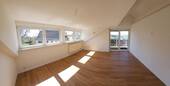 2. Wohn/Esszimmer / Balkon - 