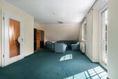 Das Schlaf- oder Wohnzimmer im OG - 