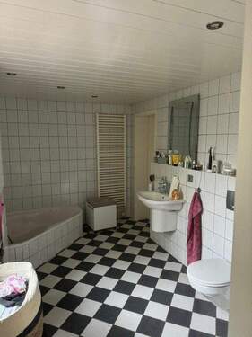 Bad im 1-Familienh..jpg - 