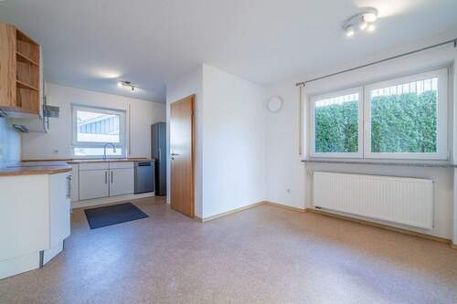 Koch- und Essbereich - 5 Zimmer Doppelhaushälfte in Burggen