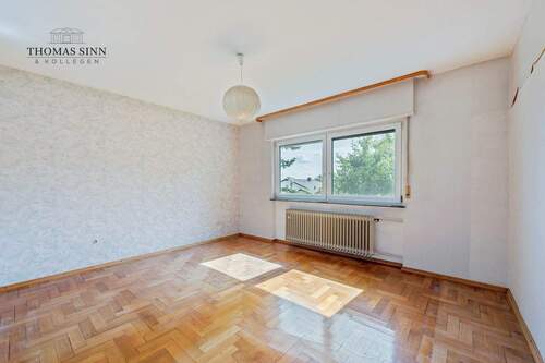 EG: Zimmer 4 - 