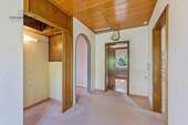 EG: Flur - Einfamilienhaus mit 160,30 m² in Gemmingen zum Kaufen