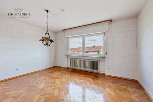 EG: Zimmer 3 - 