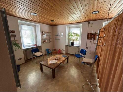 Wohnzimmer (ehem. Wartezimmer) im EG - 