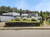 Vordere Hausansicht - Einfamilienhaus mit 181,00 m² in Henstedt-Ulzburg zum Kaufen