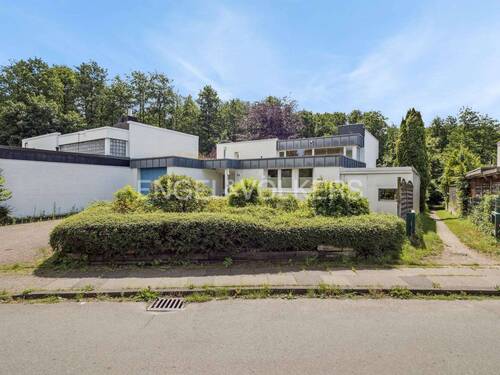 Vordere Hausansicht - Einfamilienhaus mit 181,00 m² in Henstedt-Ulzburg zum Kaufen