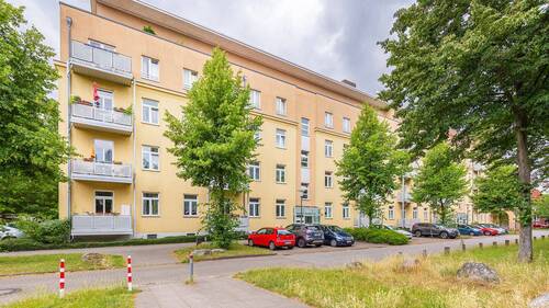 Hausansicht - 2 Zimmer Etagenwohnung zum Kaufen in Hamburg