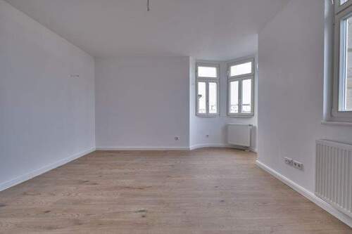 Wohnzimmer - 4 Zimmer Etagenwohnung zur Miete in Nürnberg