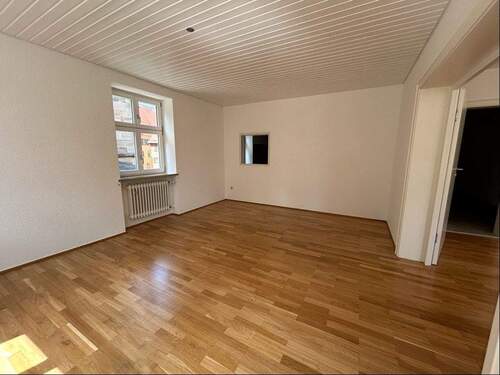 Essbereich mit Durchreiche zur Küche - 