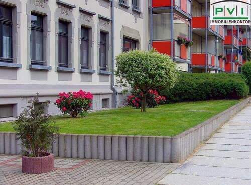Hausansicht - 2 Zimmer Etagenwohnung zur Miete in Chemnitz