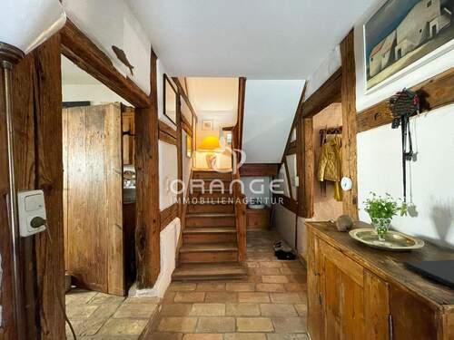 Folgen Sie mir nach oben zu den Schlafzimmern - 